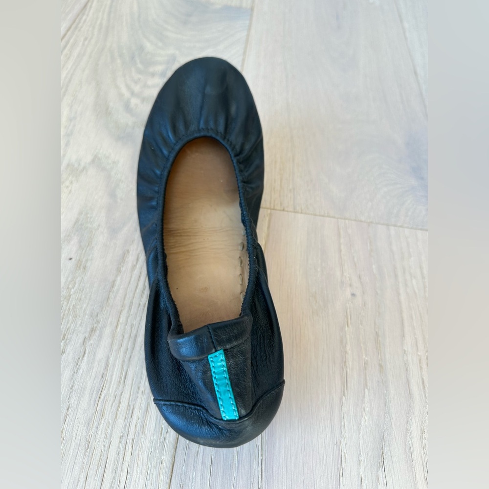 Left shoe only. Black matte Tieks.